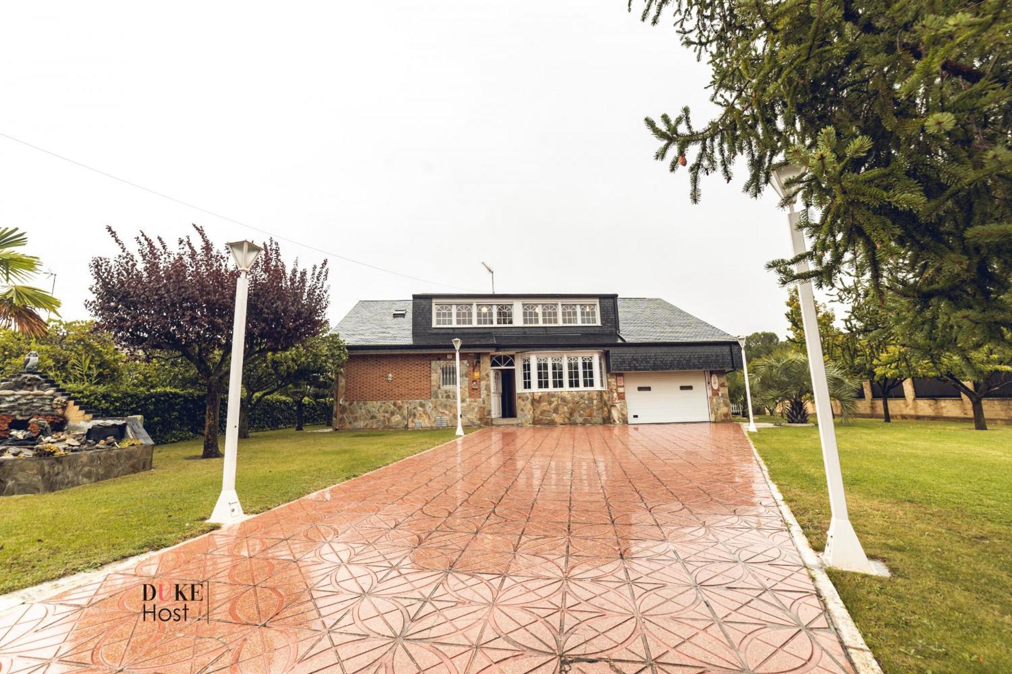 Villa Nuevo Baztán エクステリア 写真